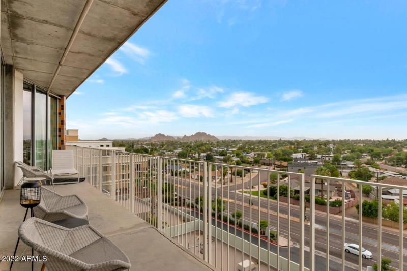 6850 E Main St-large-022-036-Hotel Valle