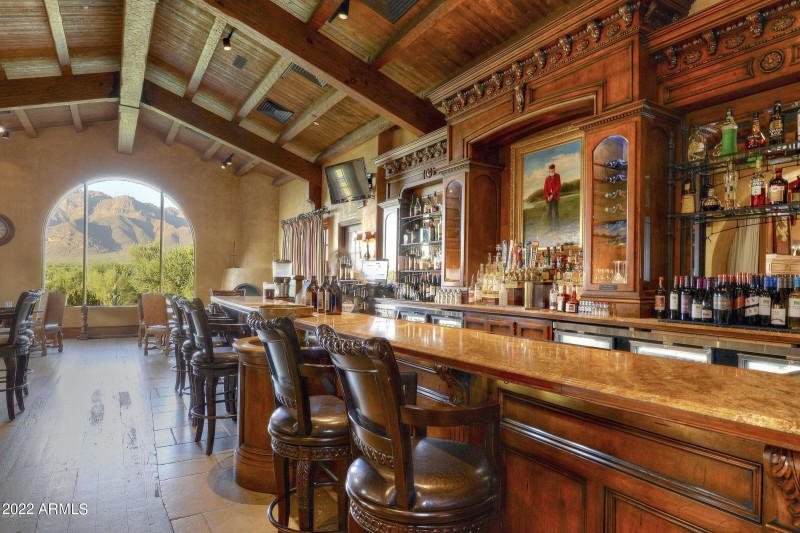 Clubhouse Bar