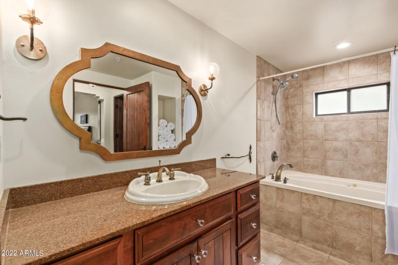 0016-16 - Mule Train