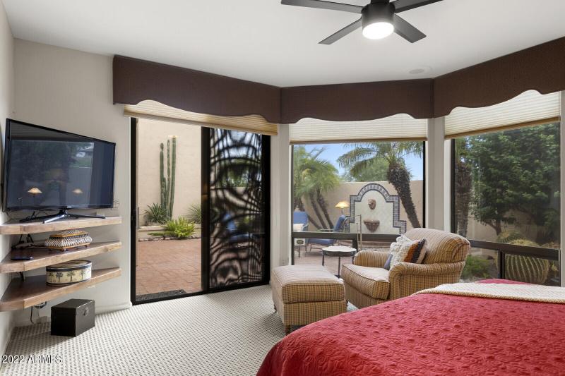 18_23010_N_86th_St__16_mls