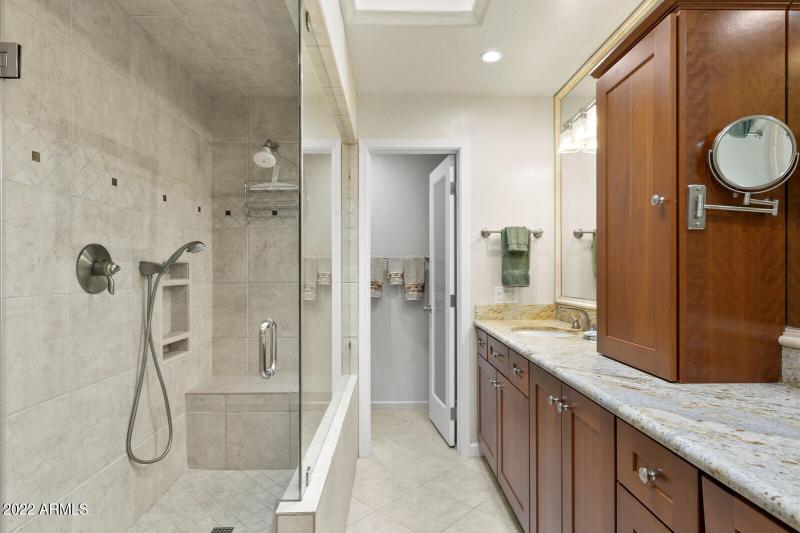 22_23010_N_86th_St__19_mls