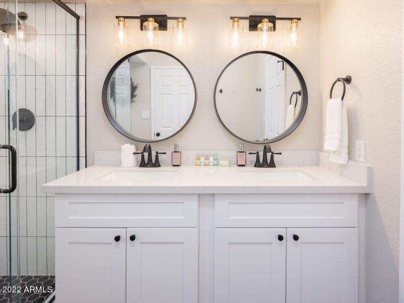 PROPERTYIMAGECO_6839EKeltonLn_WEB-14