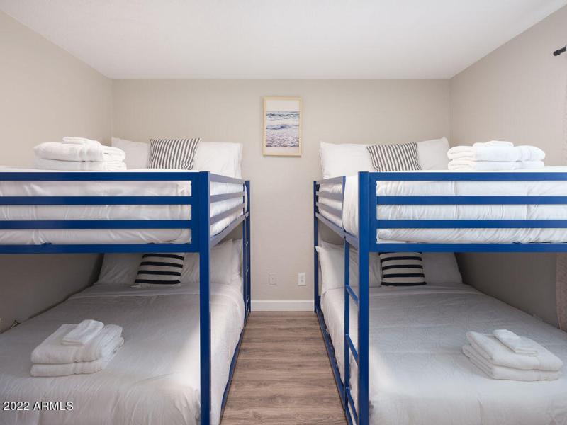 PROPERTYIMAGECO_6839EKeltonLn_WEB-26