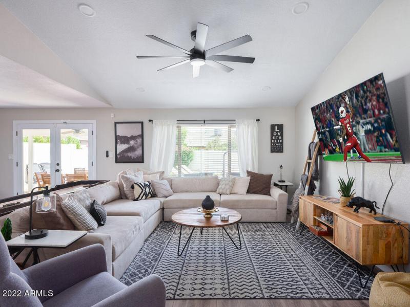 PROPERTYIMAGECO_6839EKeltonLn_WEB-37