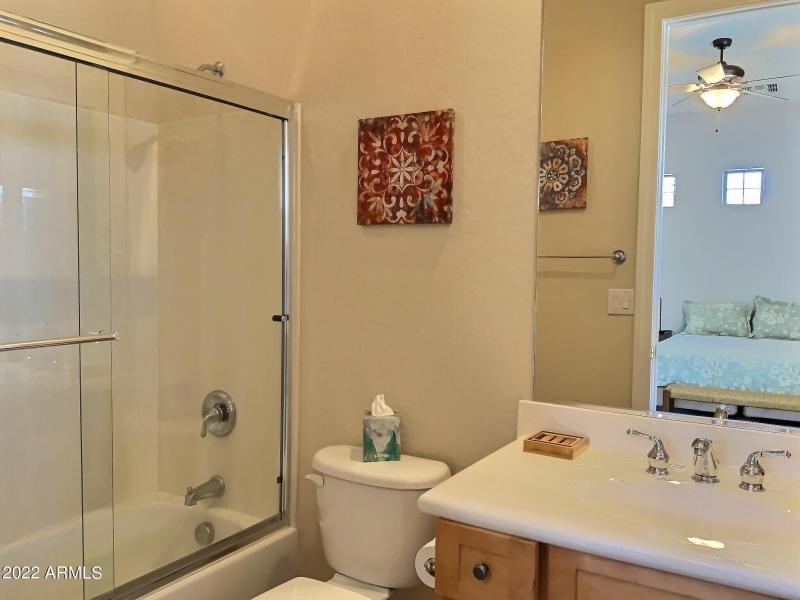 1946 W Eastman - Barhroom 3