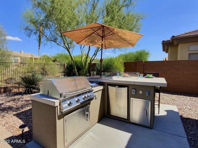 1946 W Eastman - BBQ