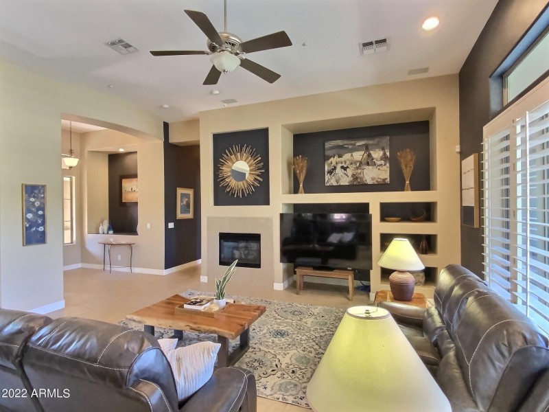 1946 W Eastman - Great Room a