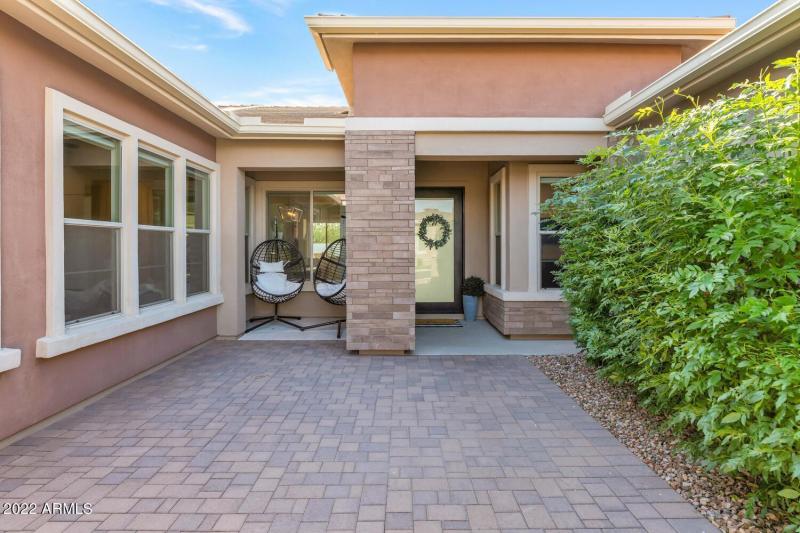 2855 E Los Gatos Dr-large-007-040-2855 E