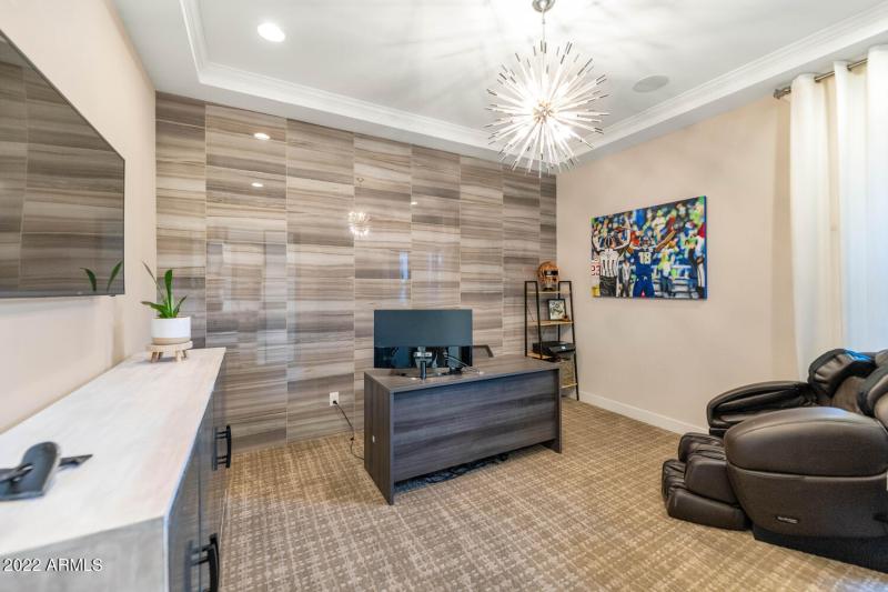 2855 E Los Gatos Dr-large-021-055-2855 E