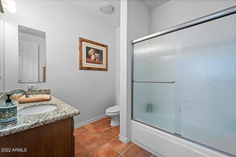 Bedroom 2 En Suite Bath