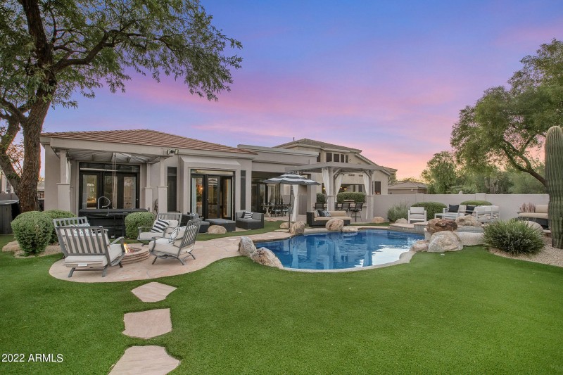 Gorgeous Backyard with Turf