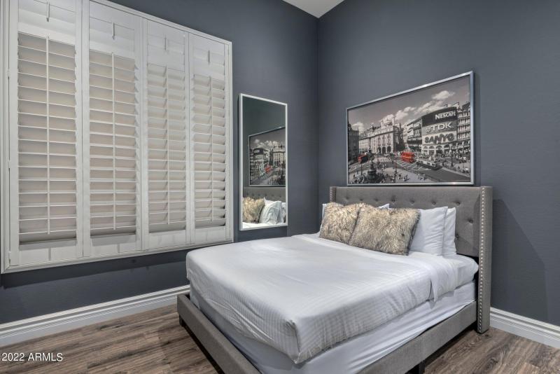 Guest Room 1 with Queen