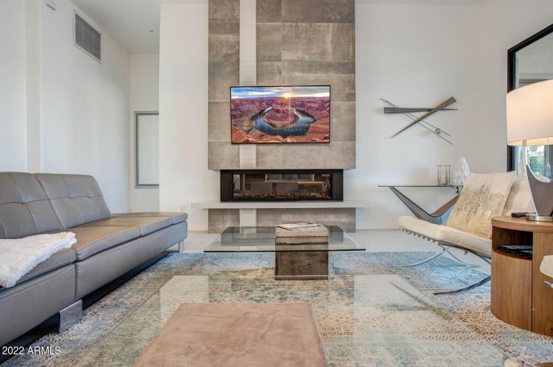 16_19823_N_83rd_Pl__17_mls