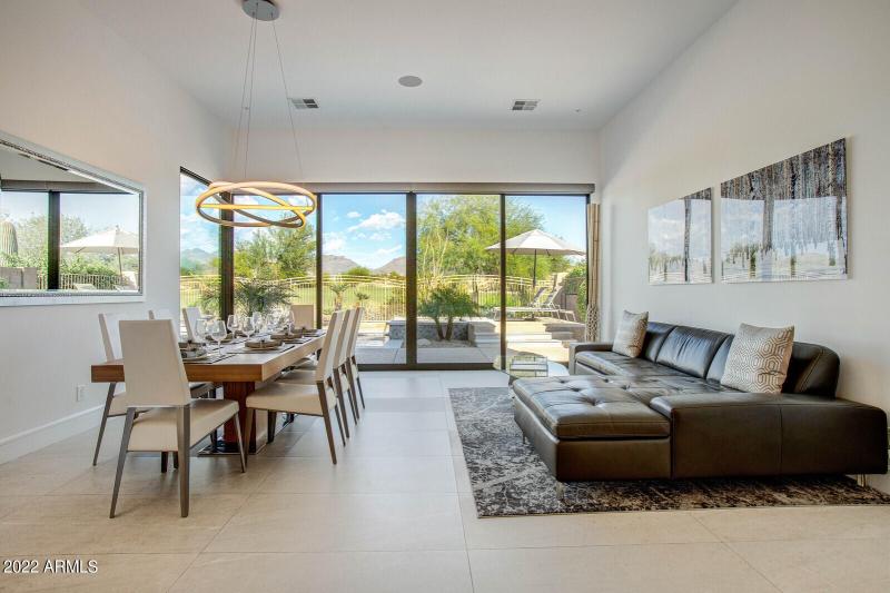 18_19823_N_83rd_Pl__19_mls