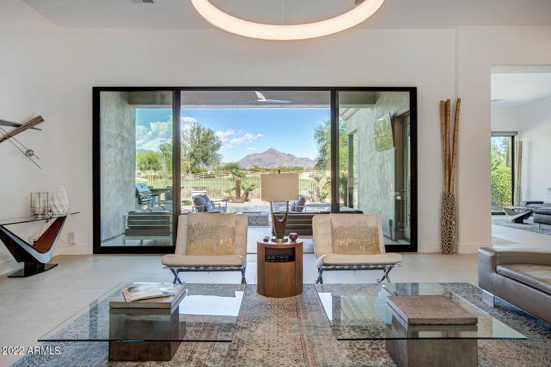 30_19823_N_83rd_Pl__30_mls