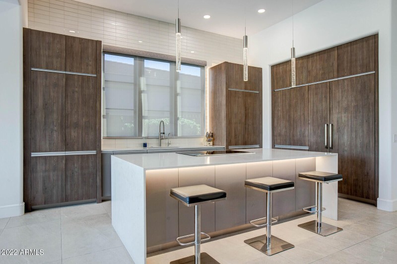 31_19823_N_83rd_Pl__31_mls