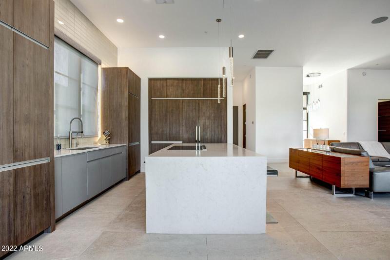 37_19823_N_83rd_Pl__37_mls