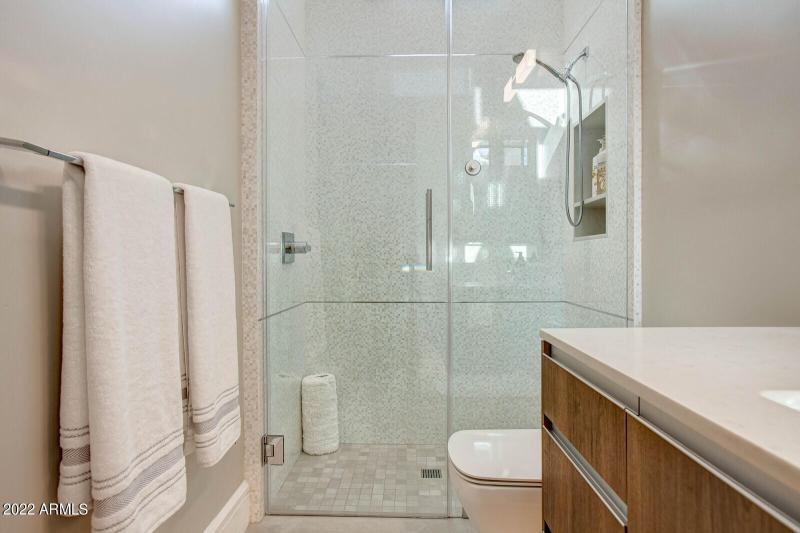 63_19823_N_83rd_Pl__63_mls