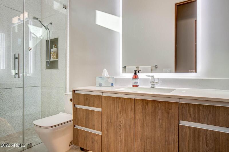 64_19823_N_83rd_Pl__64_mls