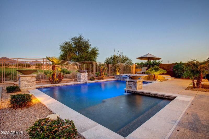 89_19823_N_83rd_Pl__89_mls