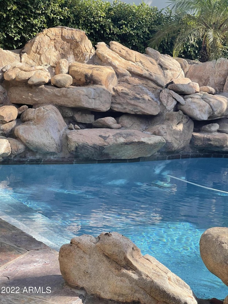 HUGE ROCK FOUNTAIN