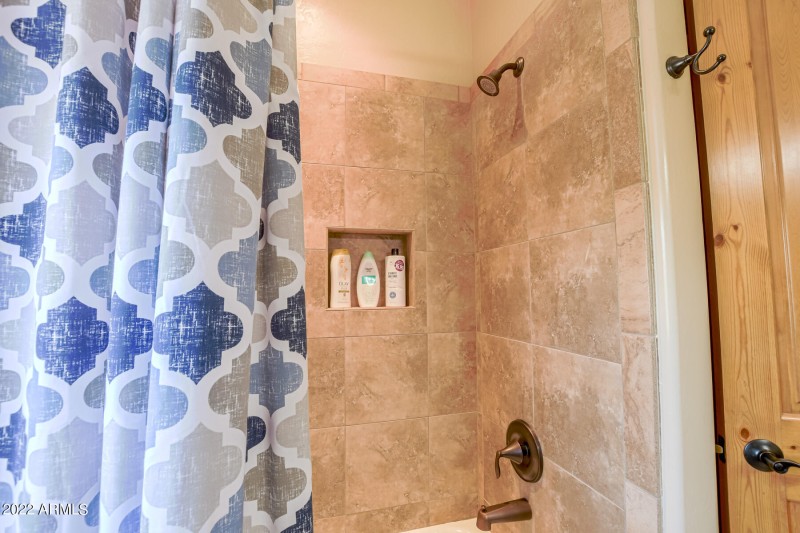 Guest Full Bath (2)