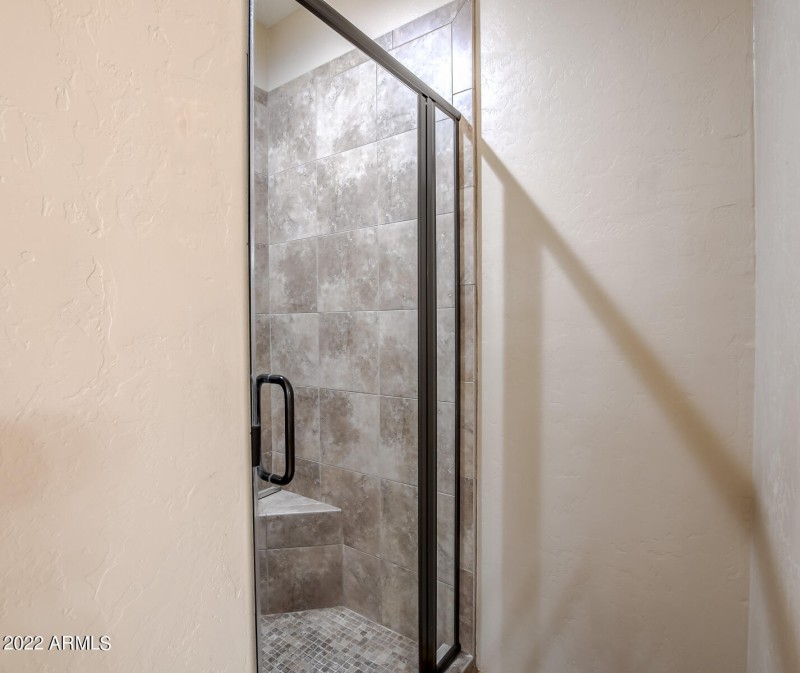 Upstairs Owners Shower (2)