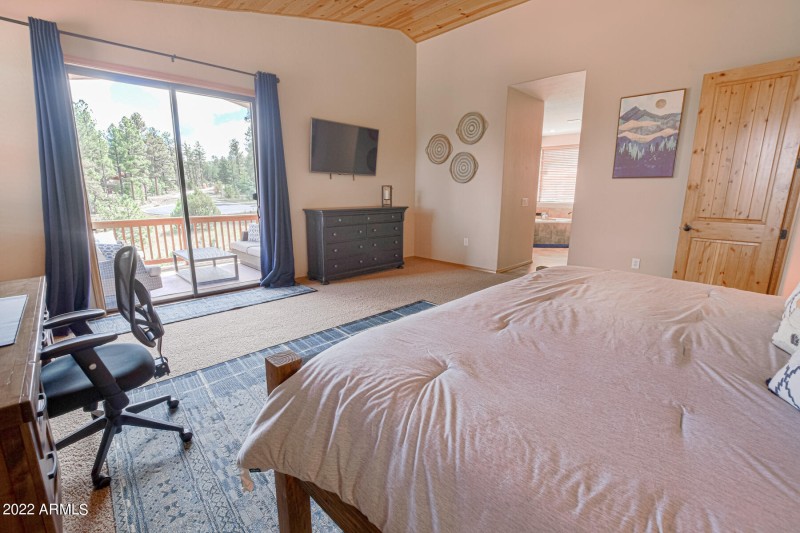 Upstairs Owners Suite (3)