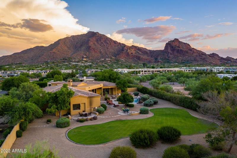 Sought after Lost Dutchman property