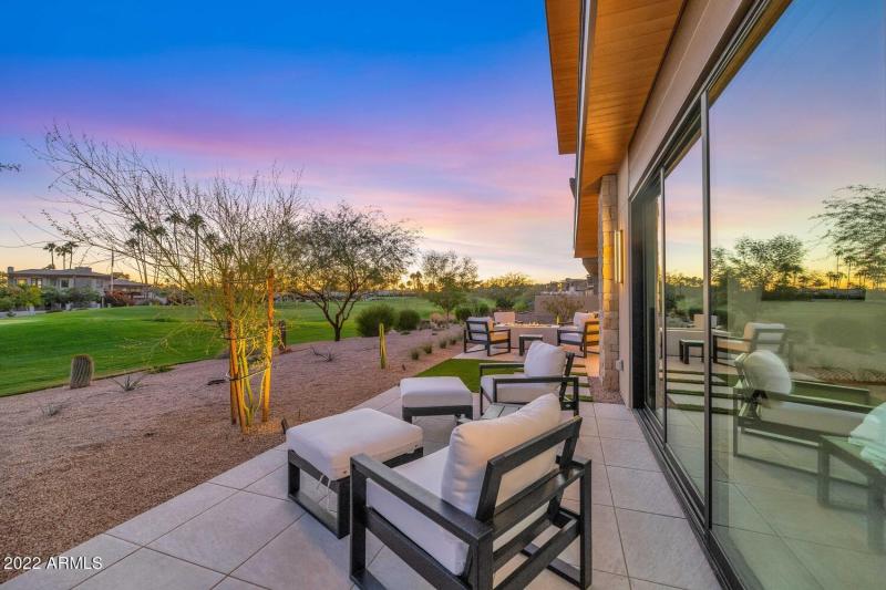 6331 E Phoenician Blvd-large-039-041-633