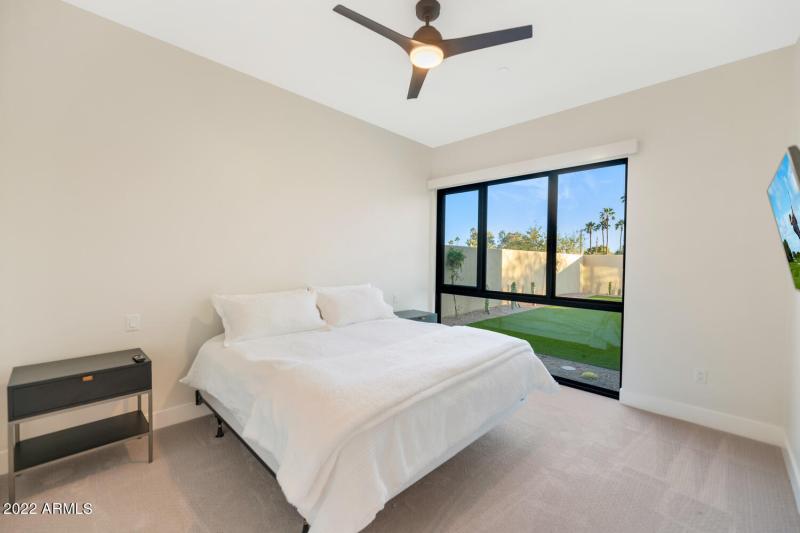 6331 E Phoenician Blvd-large-042-039-633