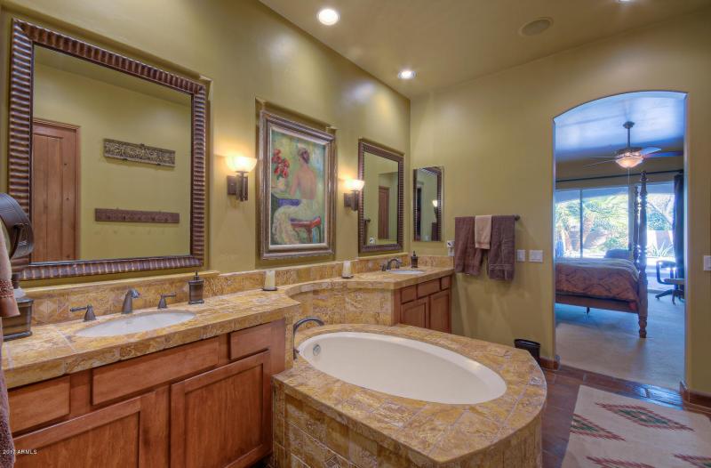 8890 E Flathorn Dr Scottsdale-large-014-