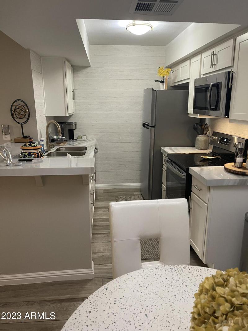 A5671934-33CF-4AEA-9AA3-FDBDBF0C8012