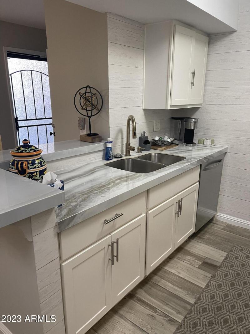 AA50DF3E-6A21-43C7-A8E8-EF95D96110AF