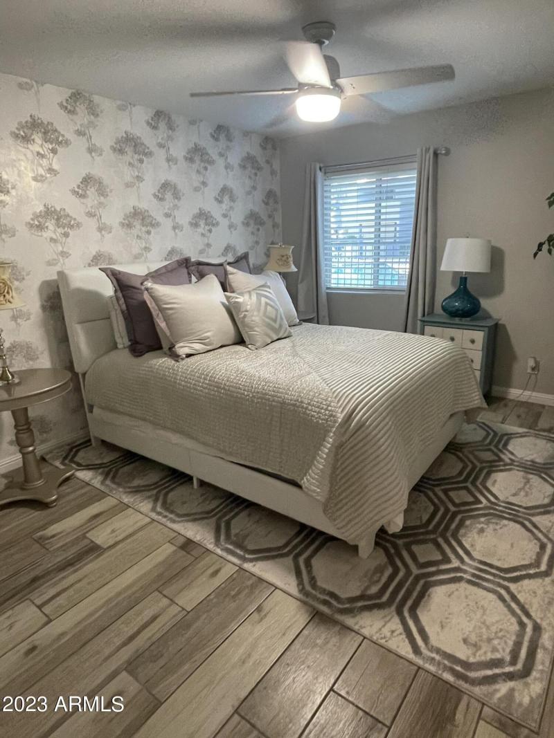 4C5B6835-893D-4930-926D-4147F2C111C3