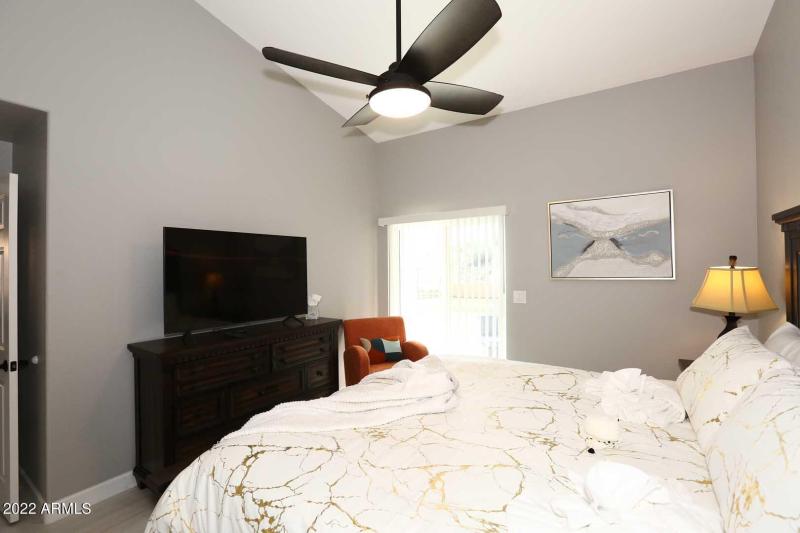 Master Bedroom2