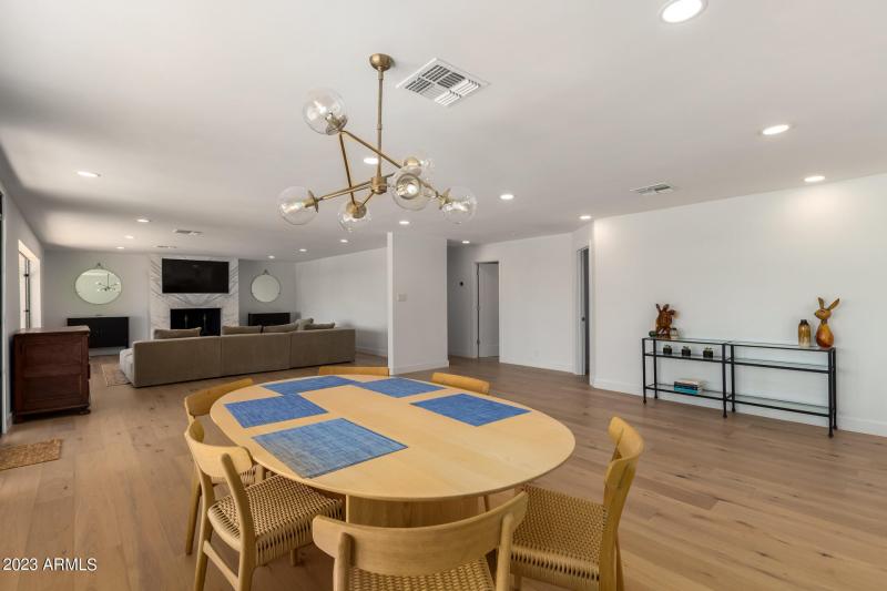 0027-09 - Saddle Rock