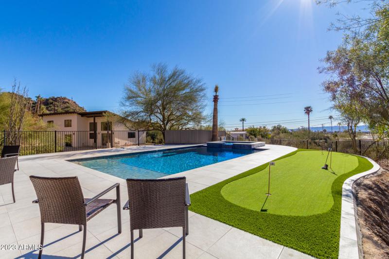 0050-32 - Saddle Rock