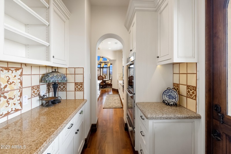 Butler Kitchen Passthru