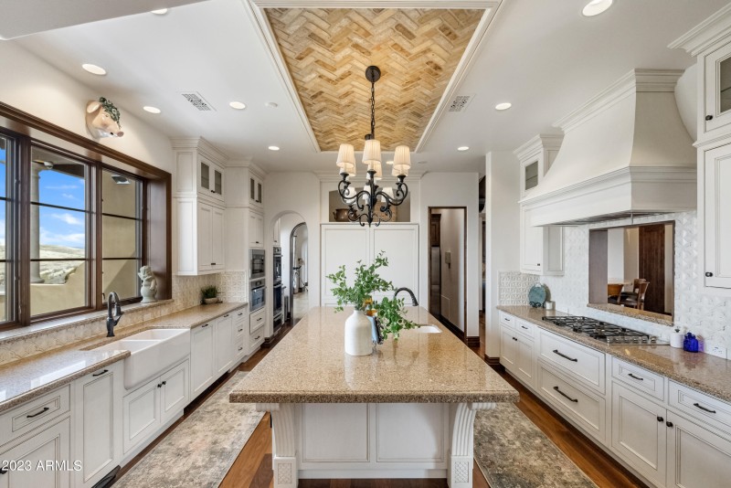 Expansive Kitchen
