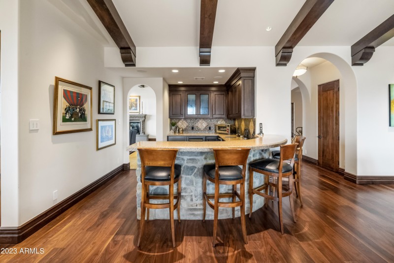 Full Wet Bar with Seating