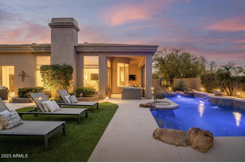 CBE3AB04-3F2E-41B8-9632-42E0845C5194