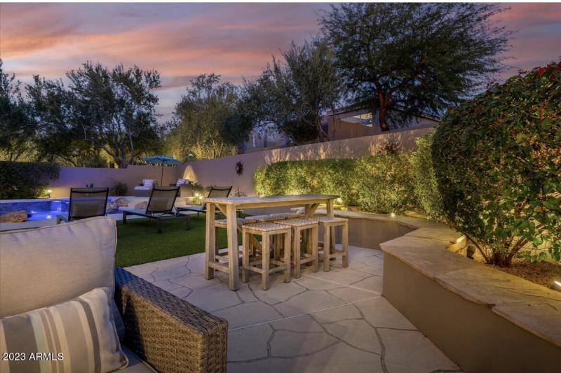 AFE98B4C-74B1-4BE0-867C-2491761F9DE9