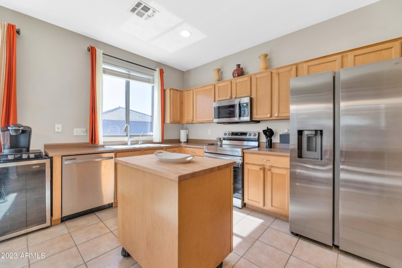 Water & Ice Maker Fridge