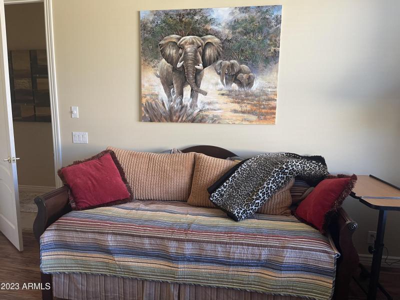 3RD BEDROOM NEXT TO 2ND B/R HALL