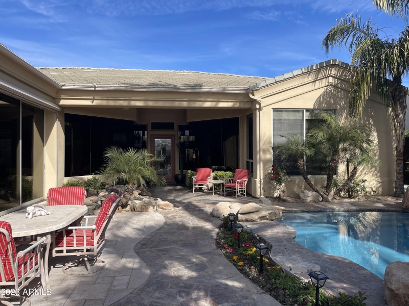 RELAXING PATIO