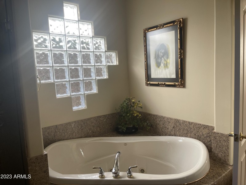 JETTED TUB