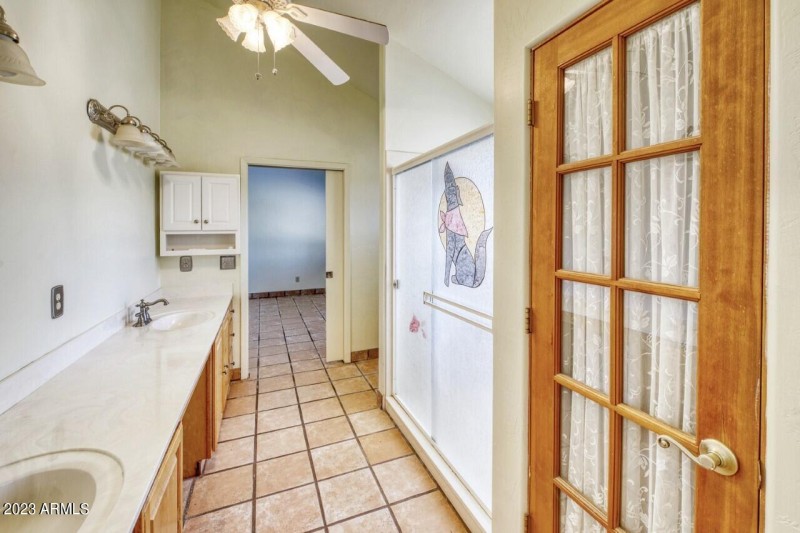GuestBathroom1