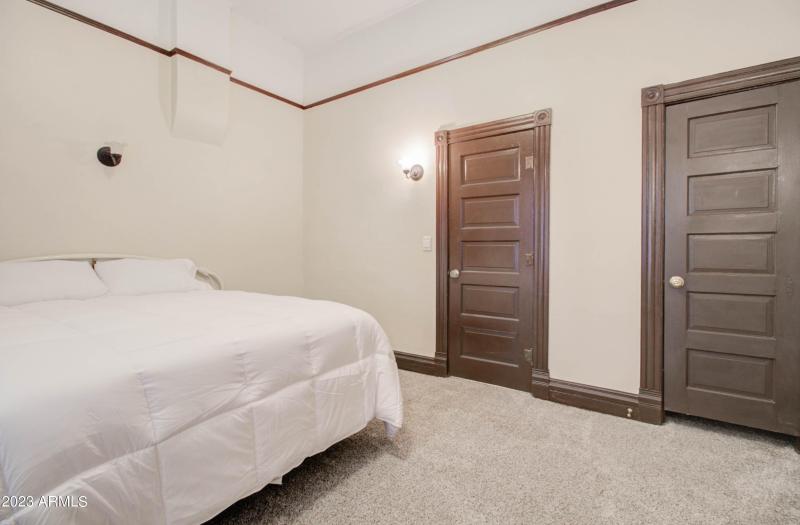 365 S Broad St Interior-13