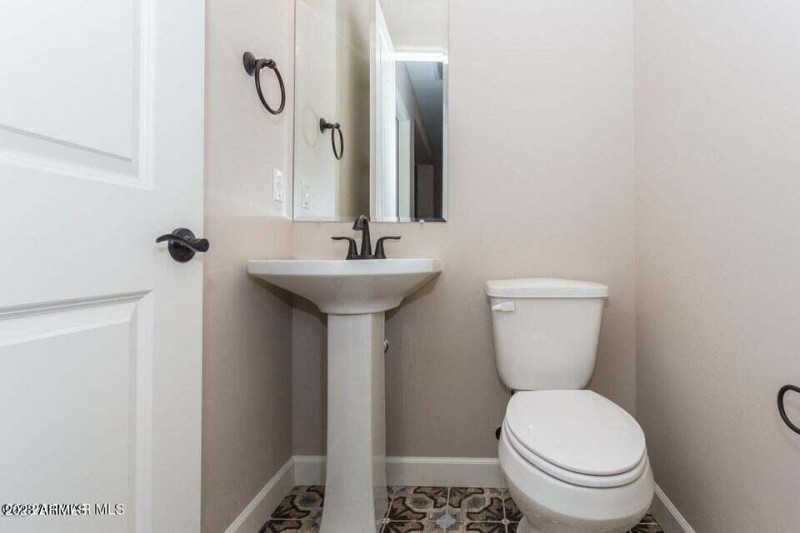1/2 Bath